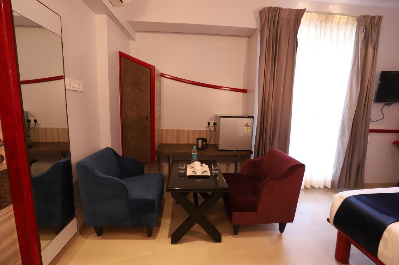 Hotel Prabha Palace Ахмаднагар Екстериор снимка