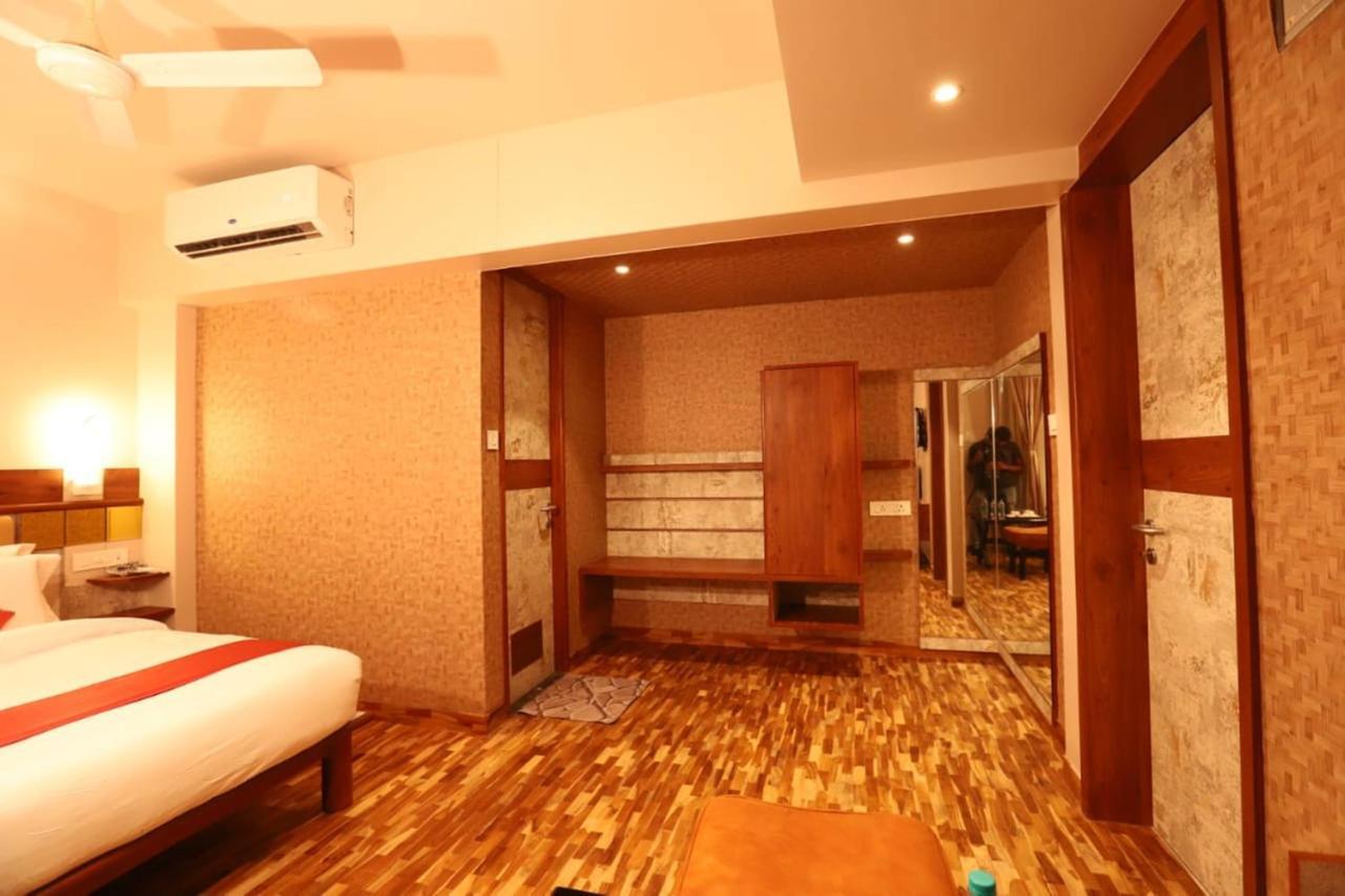 Hotel Prabha Palace Ахмаднагар Екстериор снимка