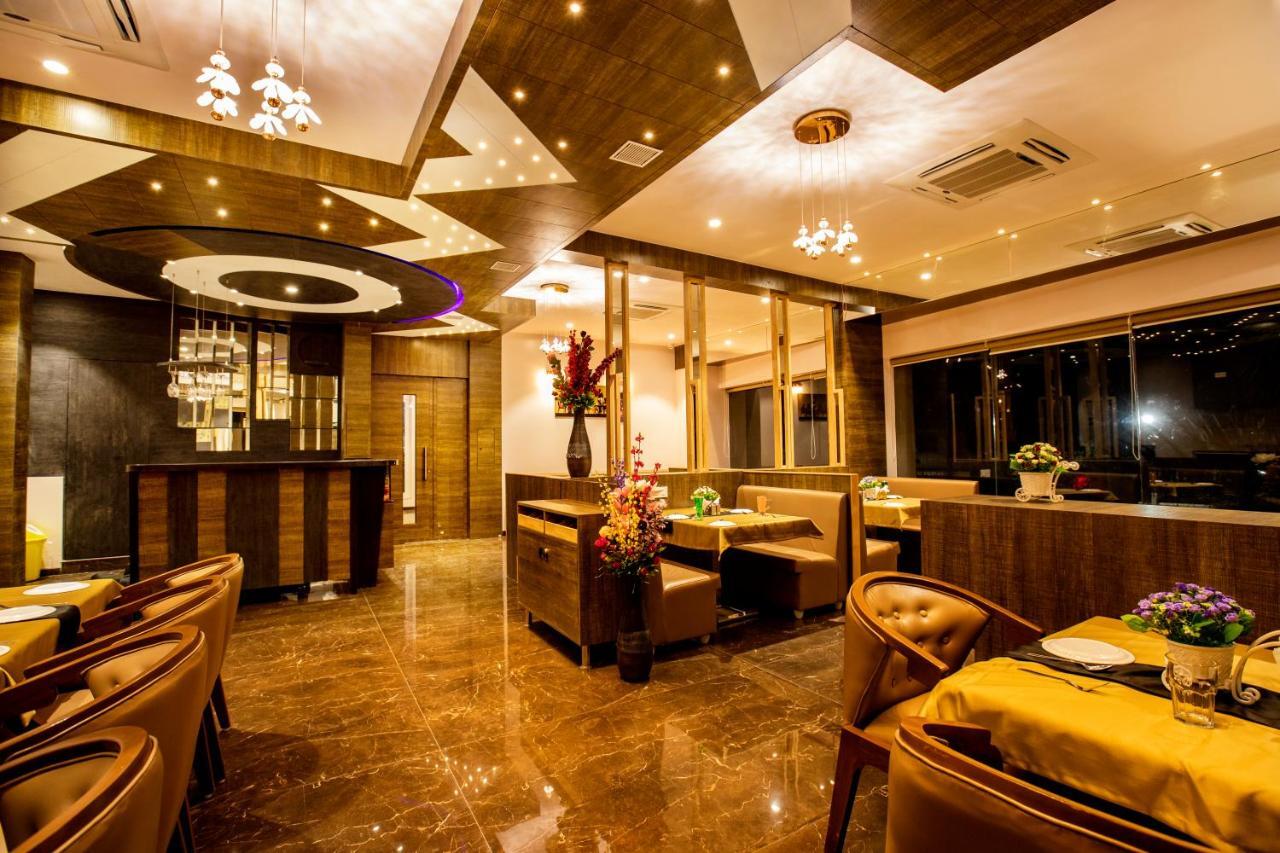 Hotel Prabha Palace Ахмаднагар Екстериор снимка