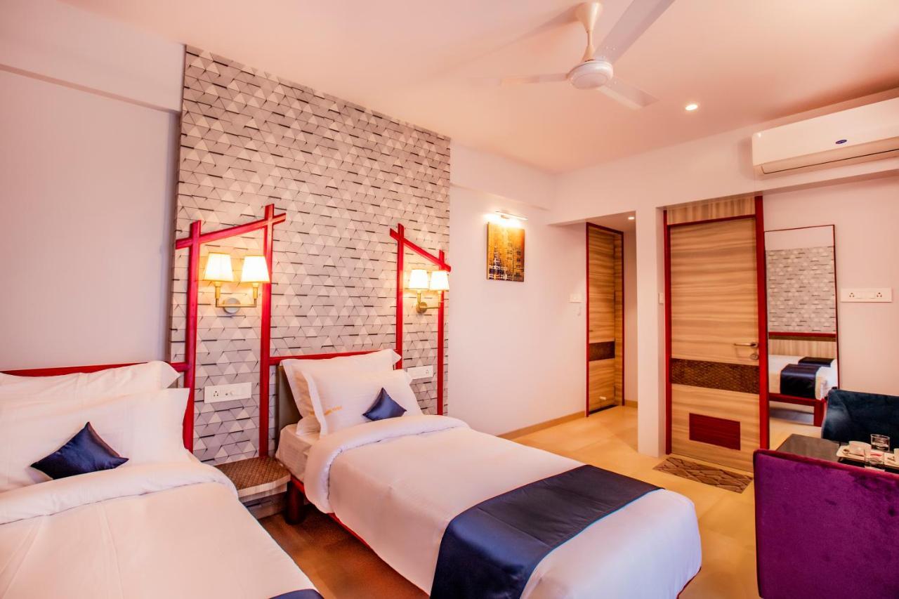 Hotel Prabha Palace Ахмаднагар Екстериор снимка