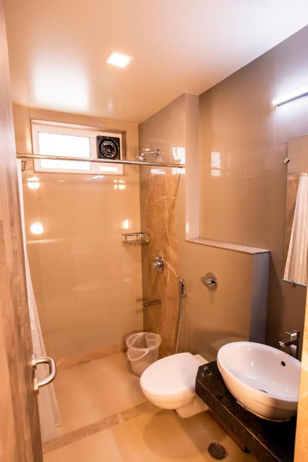 Hotel Prabha Palace Ахмаднагар Екстериор снимка